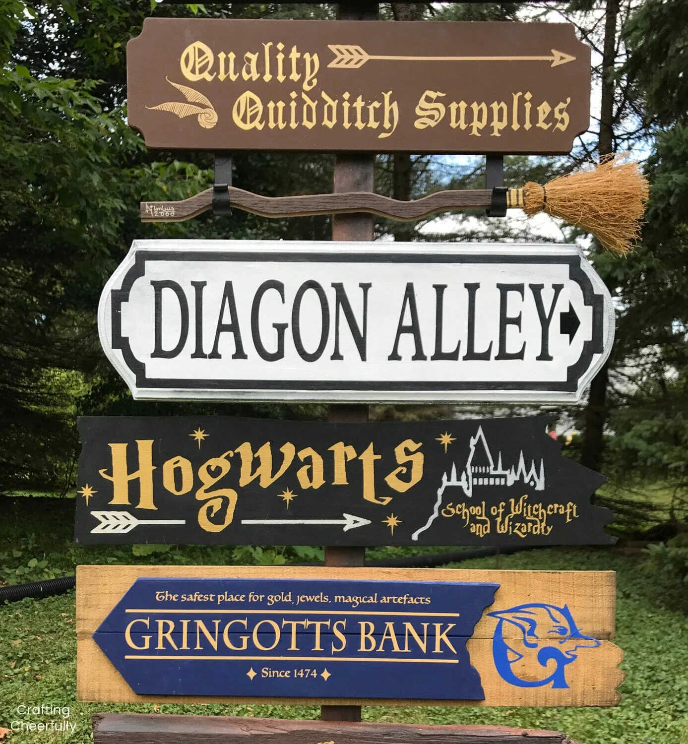 How To Make A DIY Harry Potter Directional Sign For A Wedding Or Party How To Make A DIY Harry Potter Directional Sign For A Wedding Or Party